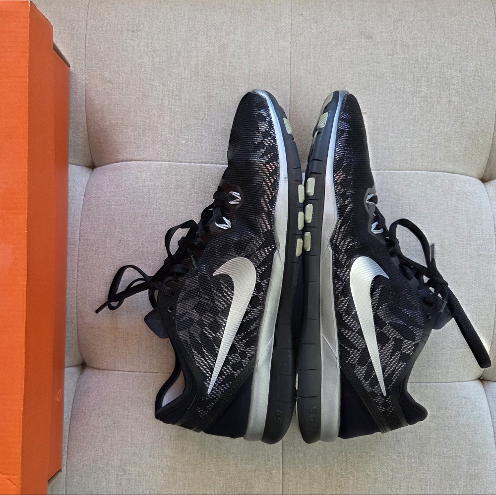 Nike Free 5.0 Black Metallic Sneakers Womens 7.5 TR Fit 5 Chic Athleisure Shoes - Picture 10 of 14